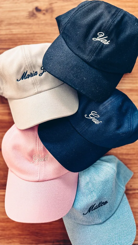 Boné escrito cursiva.webp