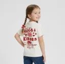 Camiseta Infantil Hugs & Kisses