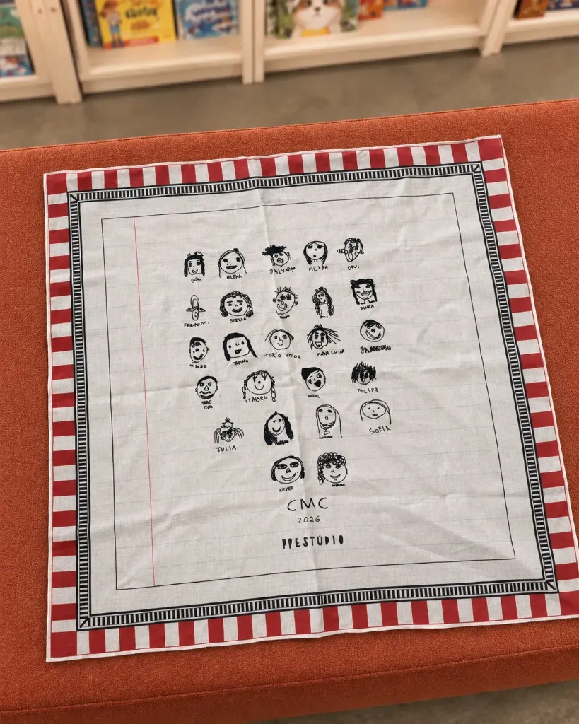 Lenço Estampa Caderno