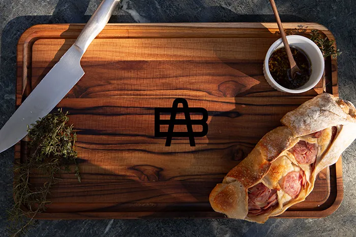 Tábua de Madeira Retangular com Monograma Personalizado