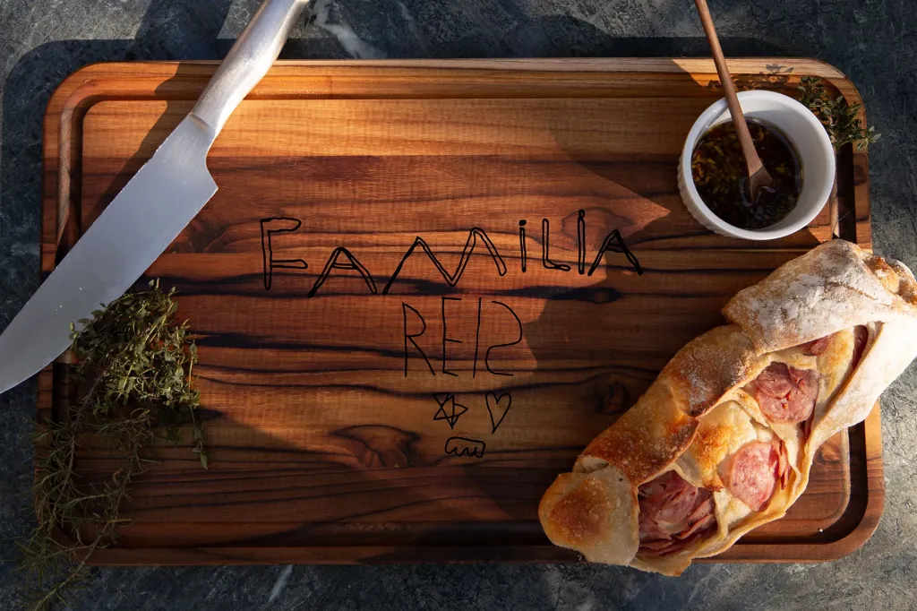 Tábua de Madeira Retangular com Grafia Própria