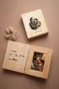 Porta Retratos em Madeira modelo Livro com Grafia Própria